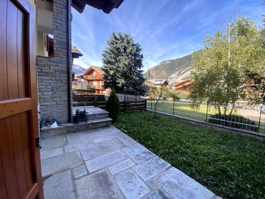 Incantevole Appartamento Con Giardino - Garage Privato E Free Wifi Oulx Buitenkant foto